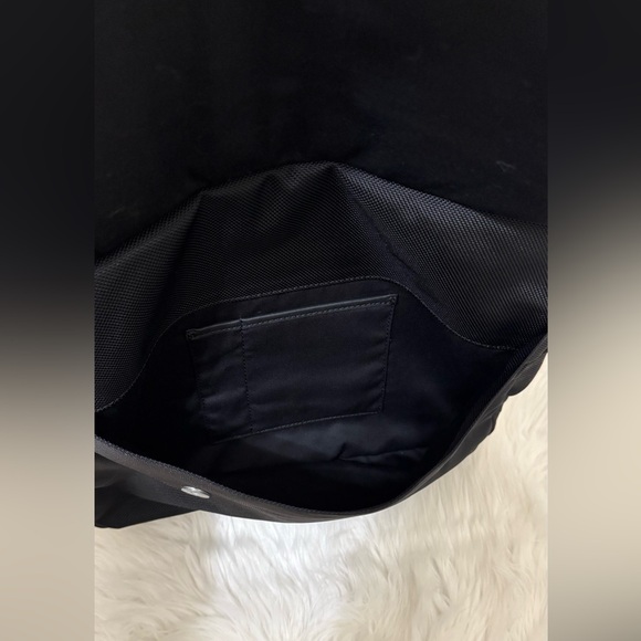 TUMI Leather Shoulder Bag Men’s Business Casual Black Luxury - Picture 5 of 9